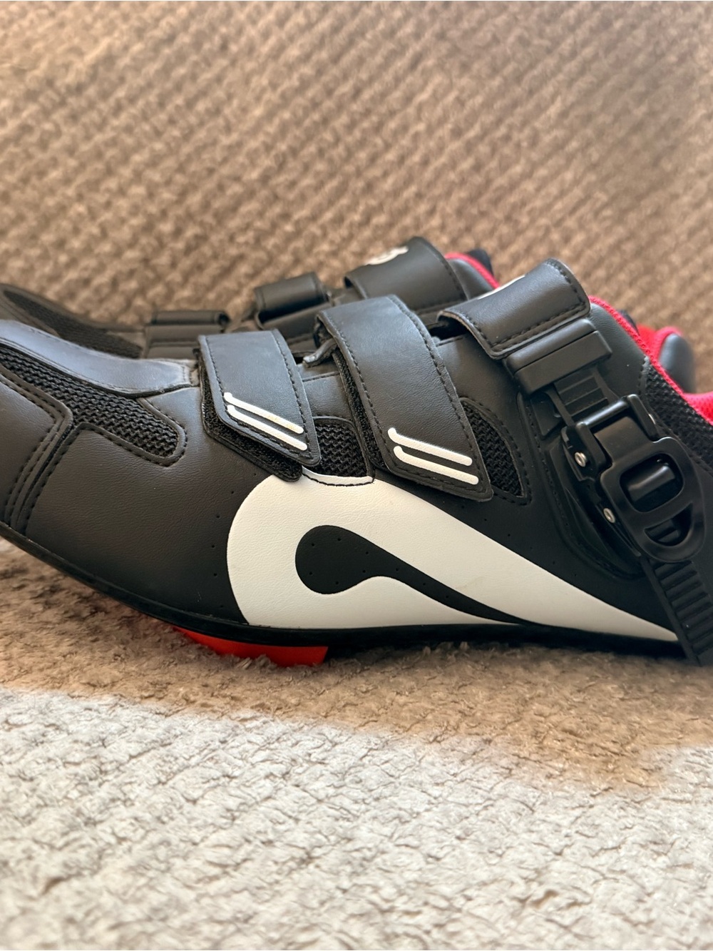 Size 45 Peloton Black Cycling Shoes with Pink Lining and Triple Straps - Picture 3 of 6